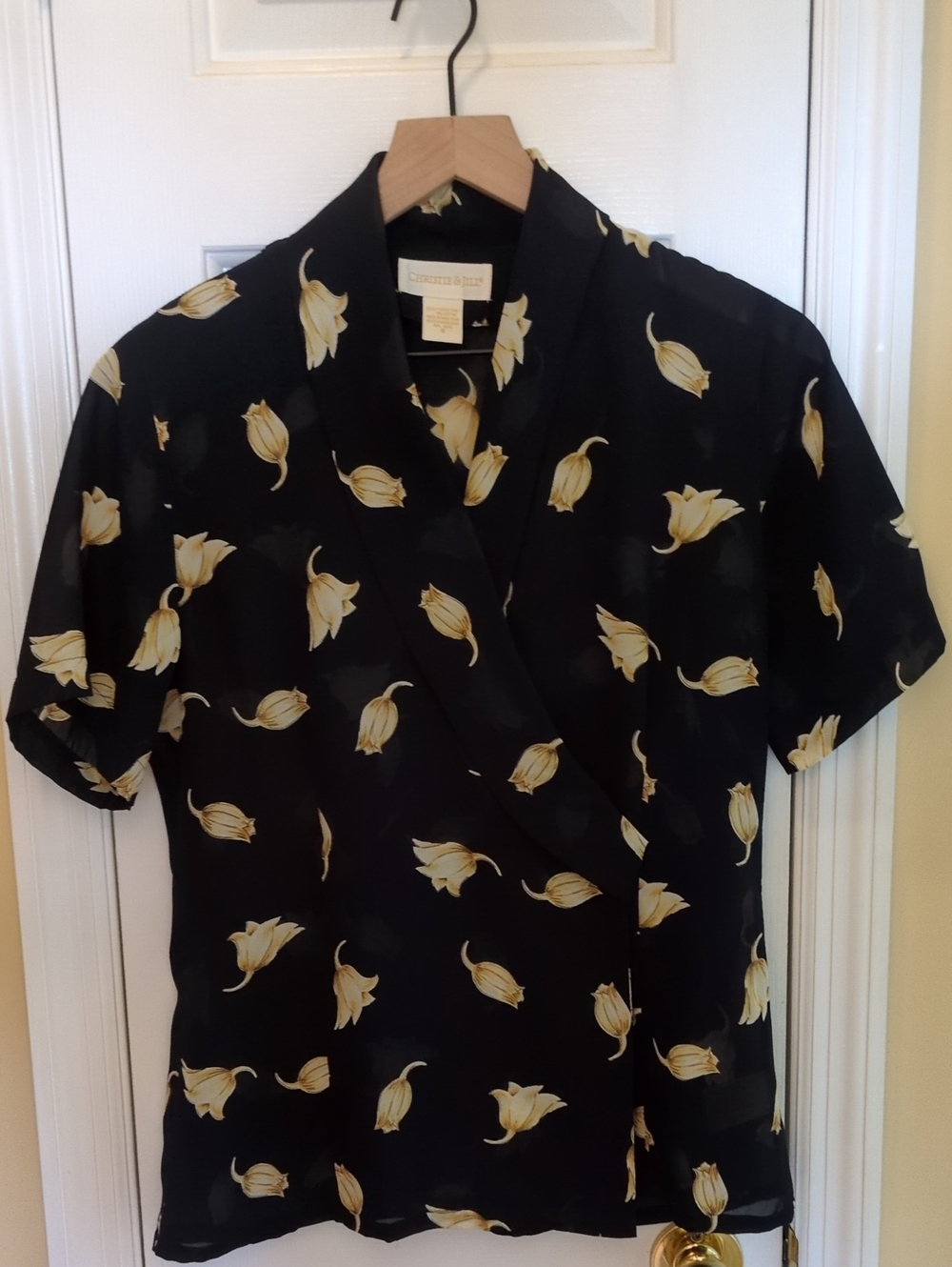 Classic Navy Chiffon Short-Sleeve Button-Down with Cream Floral Print
